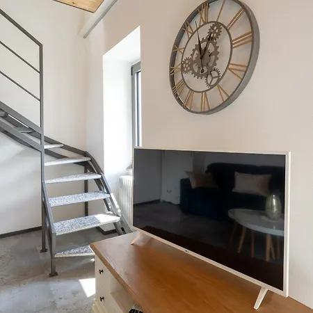 Lora Luxury , With View, Air Conditioner Every * Ossuccio