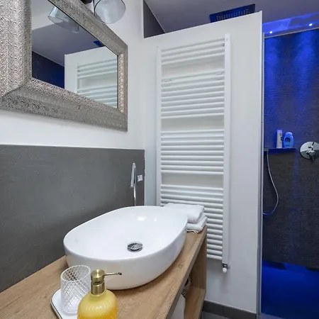 Villa Lora Luxury , With View, Air Conditioner Every *