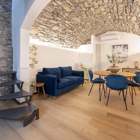 Lora Villa, With View *