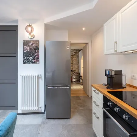 Lora Luxury , With View, Air Conditioner Every * Ossuccio