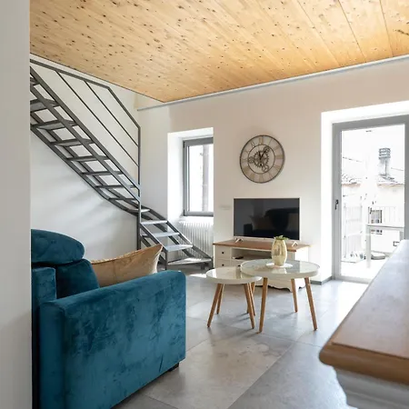 Lora Villa, With View וילה