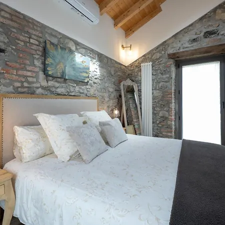 Lora Luxury , With View, Air Conditioner Every