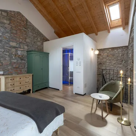 Lora Luxury , With View, Air Conditioner Every * Ossuccio