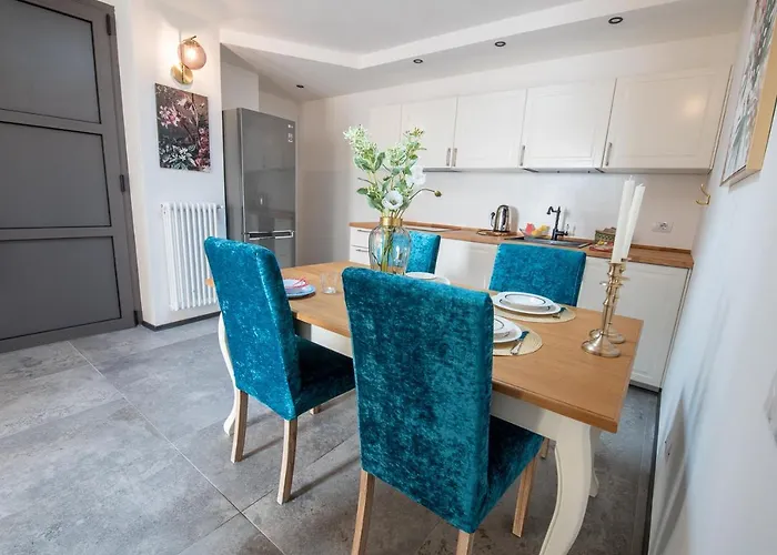 Lora Luxury Villa , With Lake View 欧苏西奥