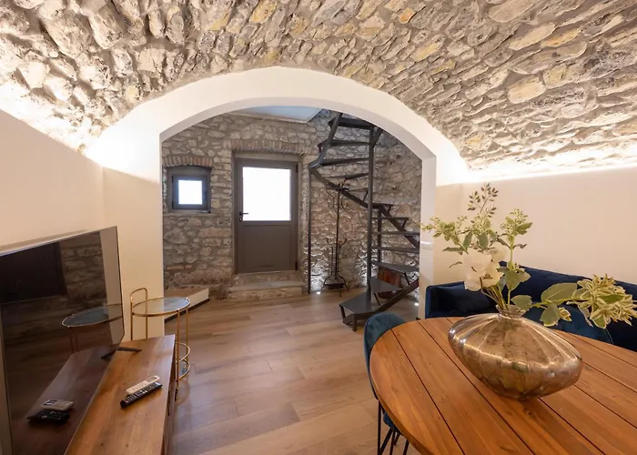 Lora Luxury Villa , With Lake View