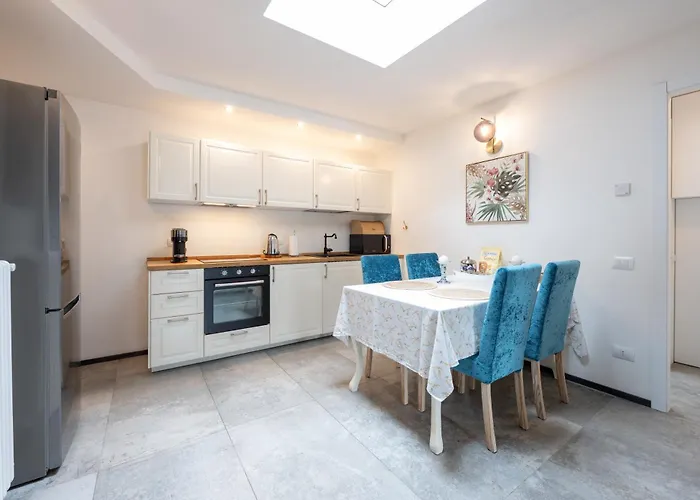 Lora Villa, With View *