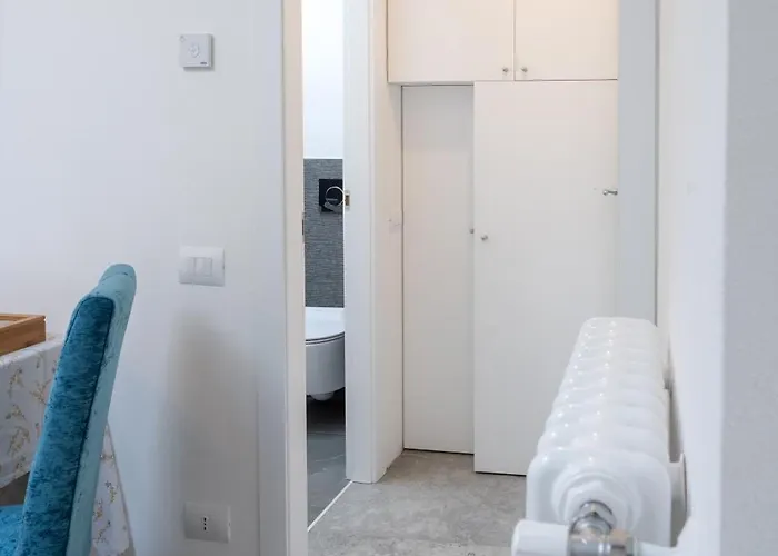 Lora Luxury Villa , With Lake View 别墅 欧苏西奥