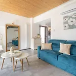 Lora Luxury , With View فيلة