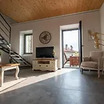 Lora Luxury Villa , With Lake View וילה *