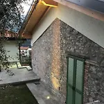 Lora Luxury Villa , With Lake View וילה