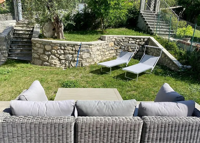 Вилла Lora Luxury Villa , With Lake View Оссуччо