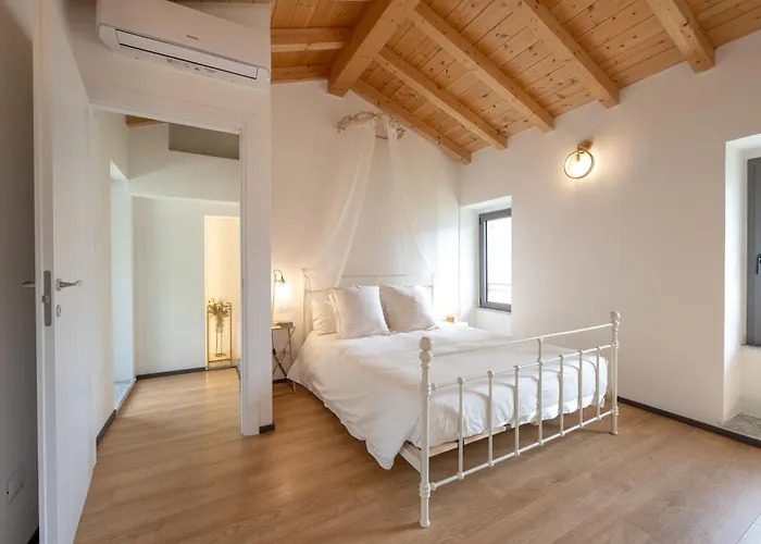 Lora Luxury Villa , With Lake View * Оссуччо